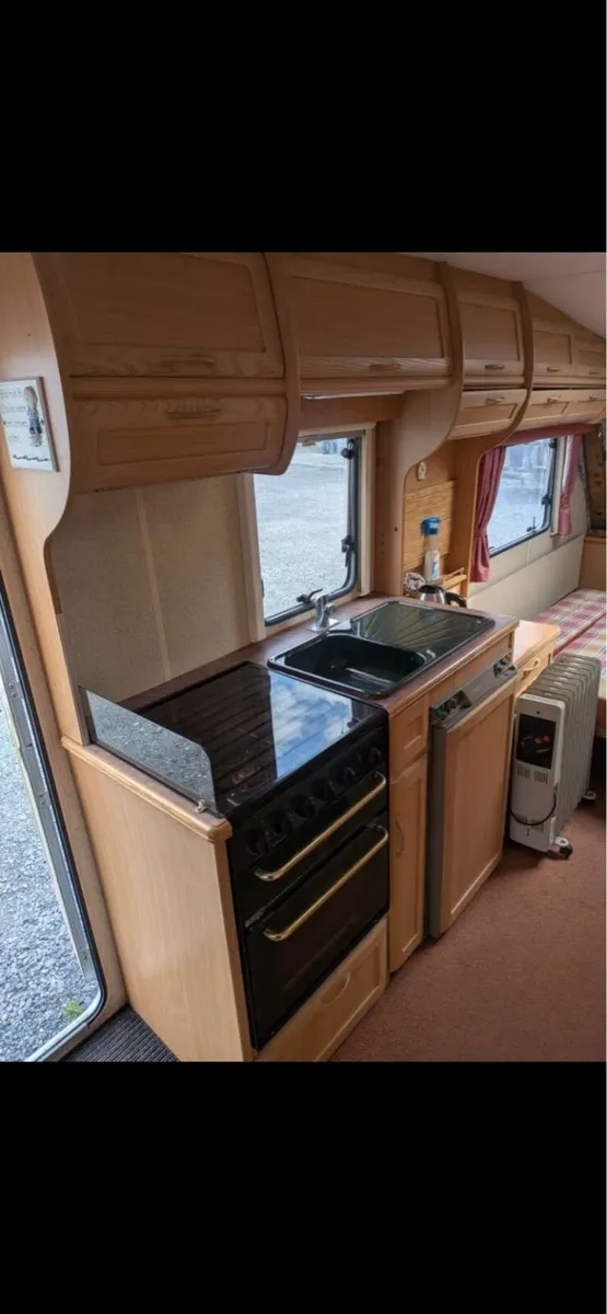 Caravan - Image 4