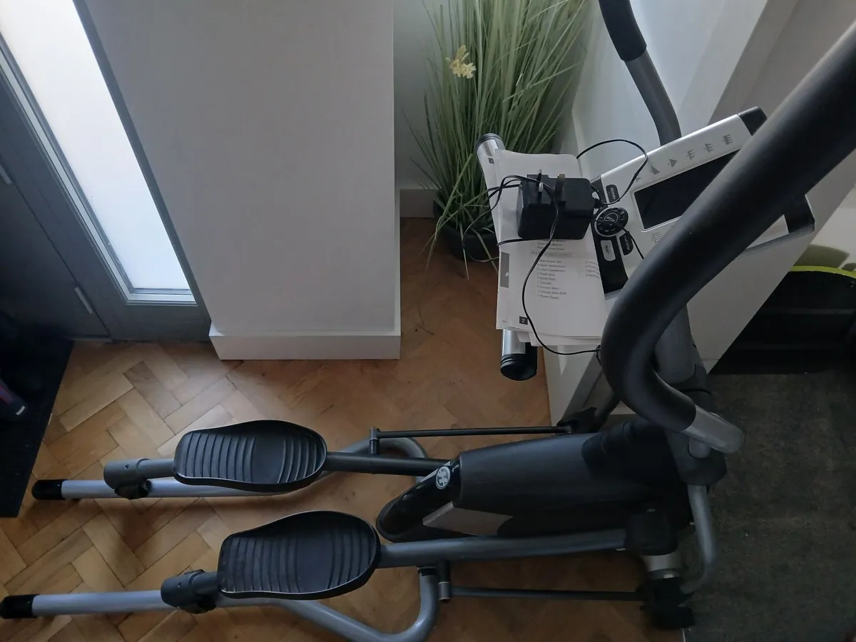 Horizon Andes 3 Elliptical Cross Trainer - Image 1