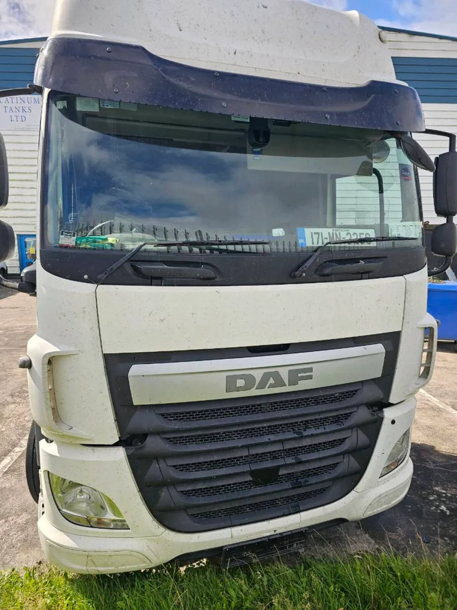 17 Daf CF 460 articulated truck - Image 1
