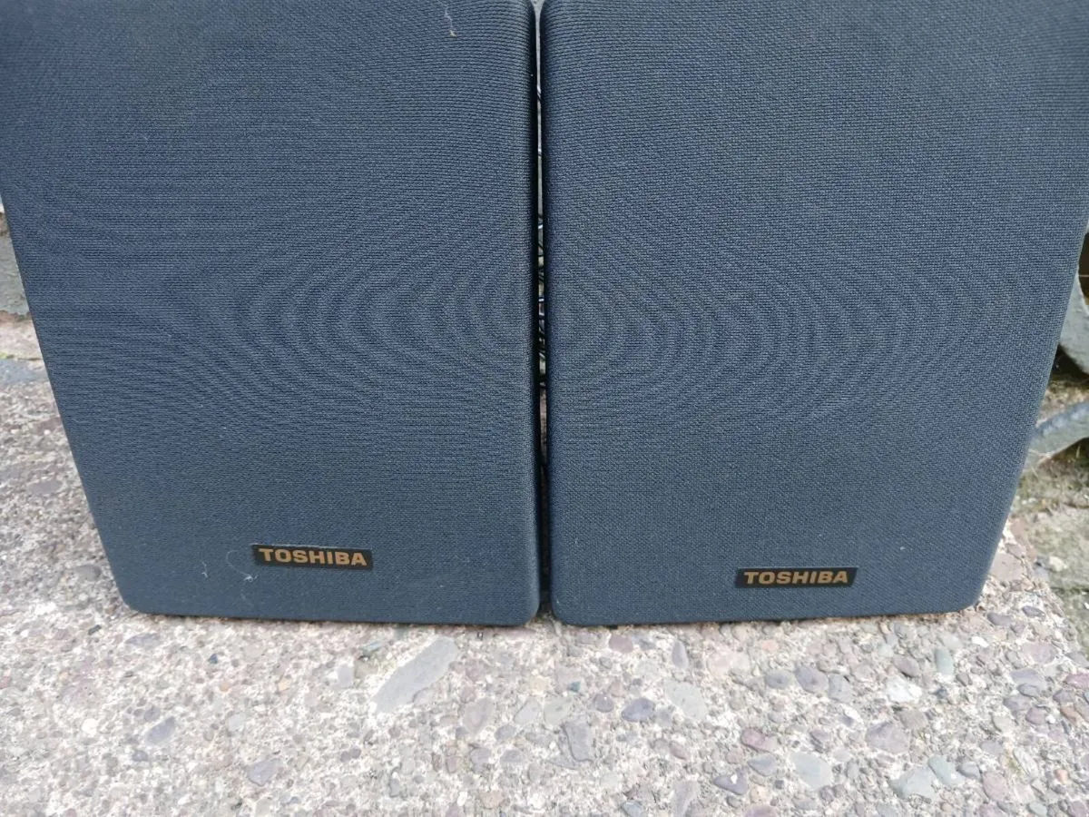 Vintage Technics SB-S29 Compact Bookshelf Speakers