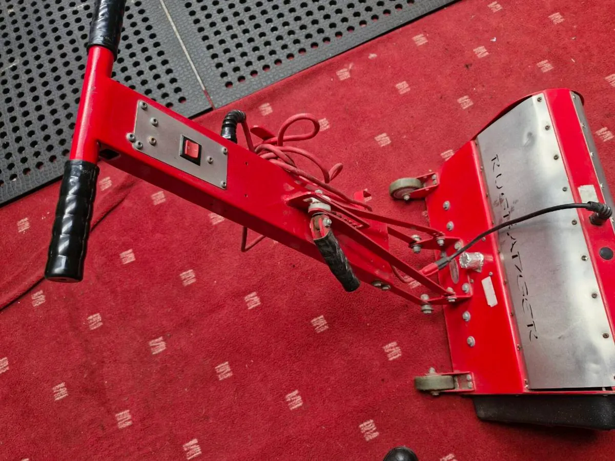 Carpet cleaning machine - Image 3