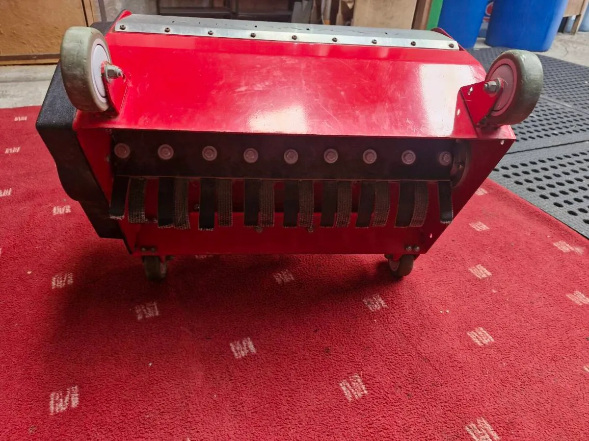 Carpet cleaning machine - Image 4