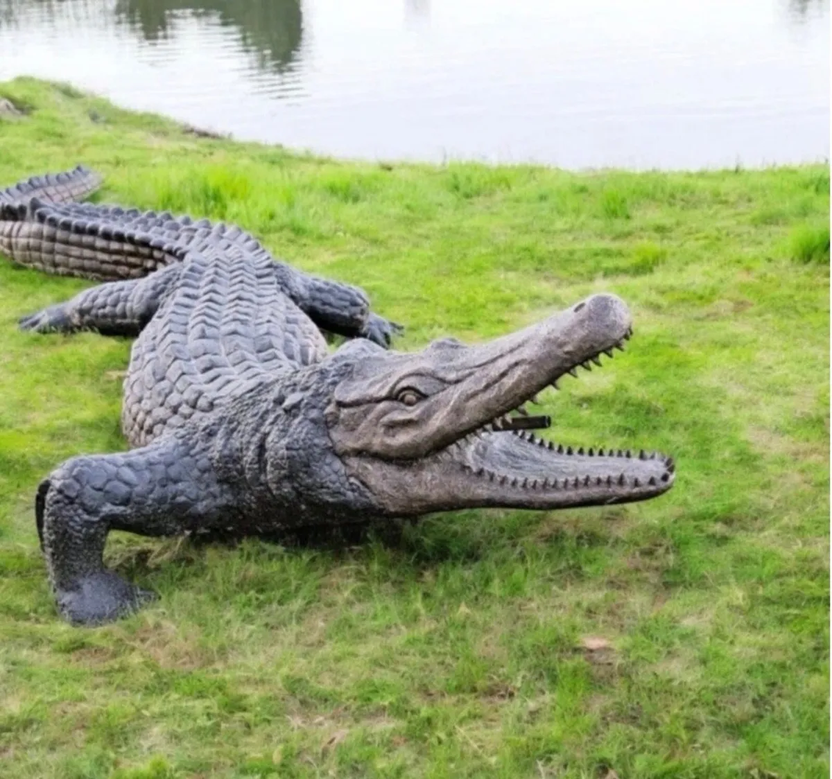 Bronze xxl crocodile water feature - Image 2