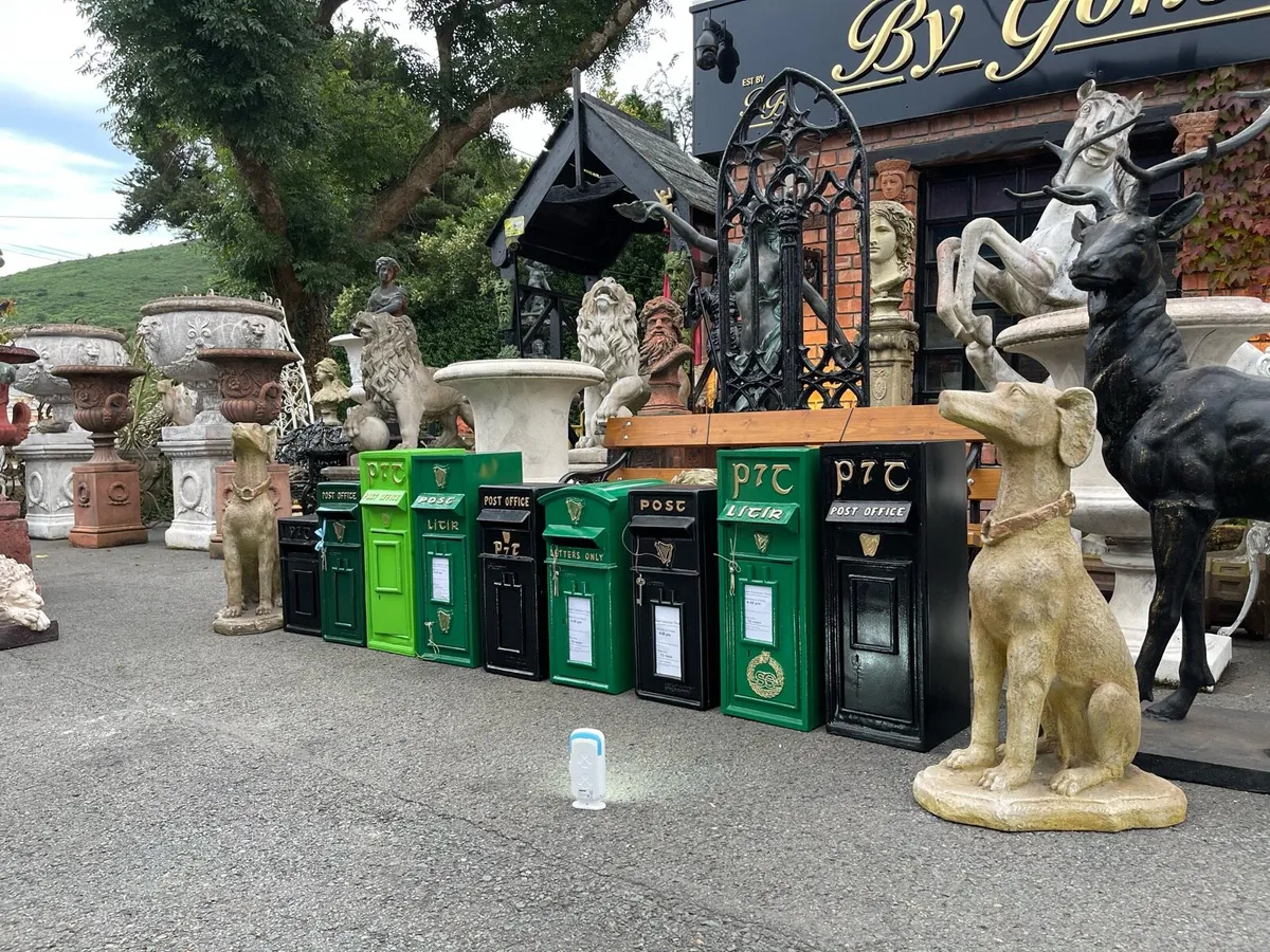 Irish 🇮🇪 post box building into wall - Image 2