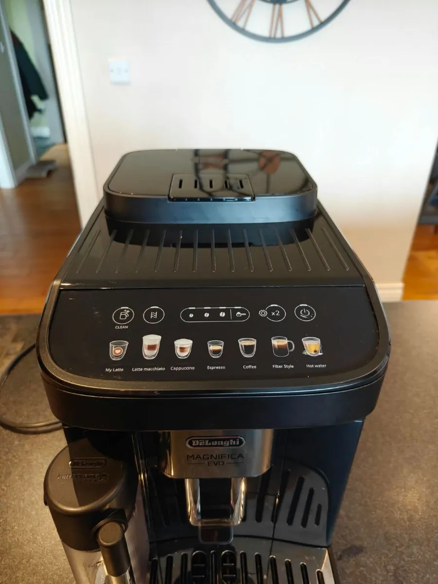 De’Longhi Magnifica Evo Bean-to-Cup Coffee Machine - Image 3