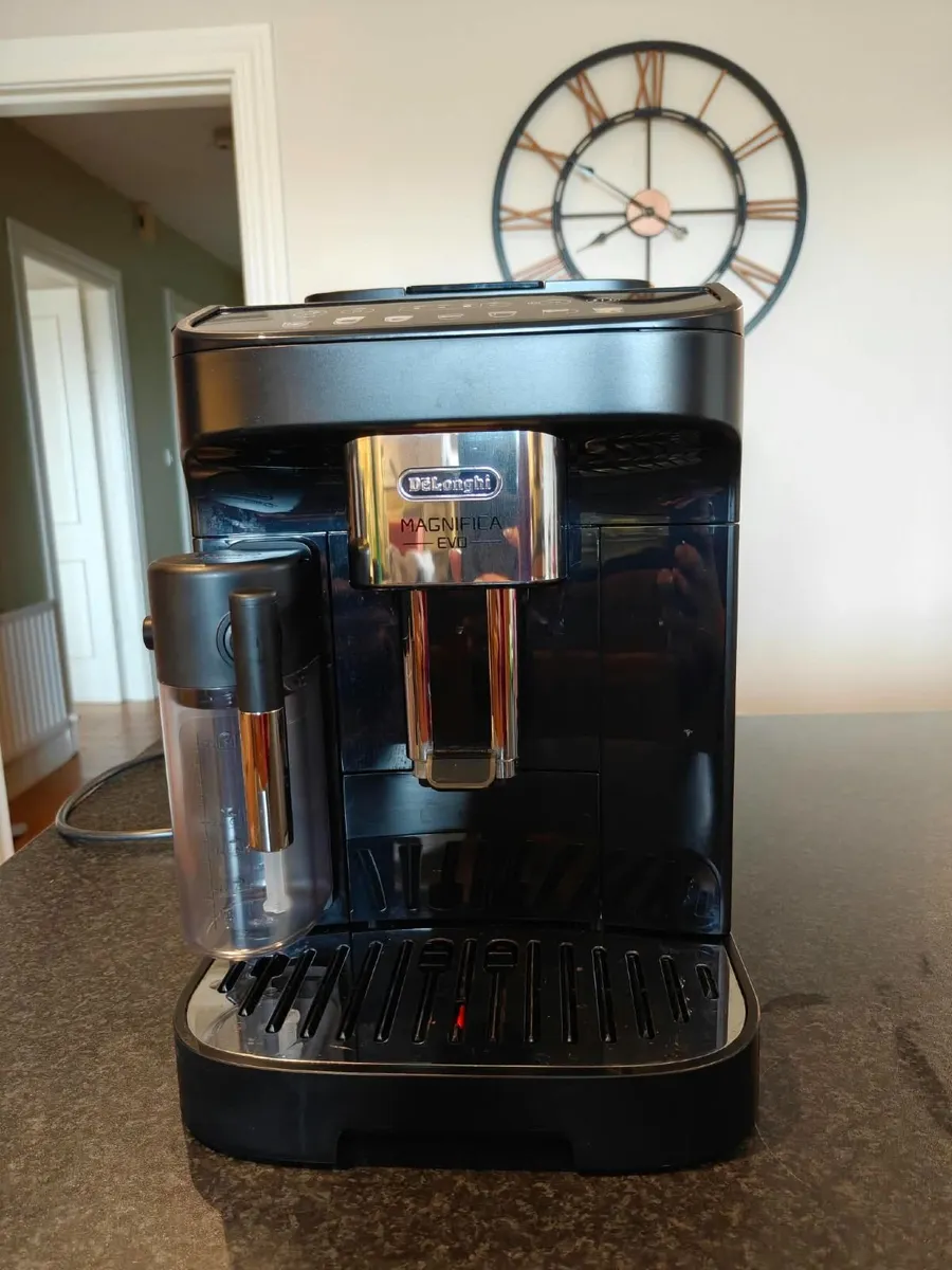 De’Longhi Magnifica Evo Bean-to-Cup Coffee Machine - Image 1