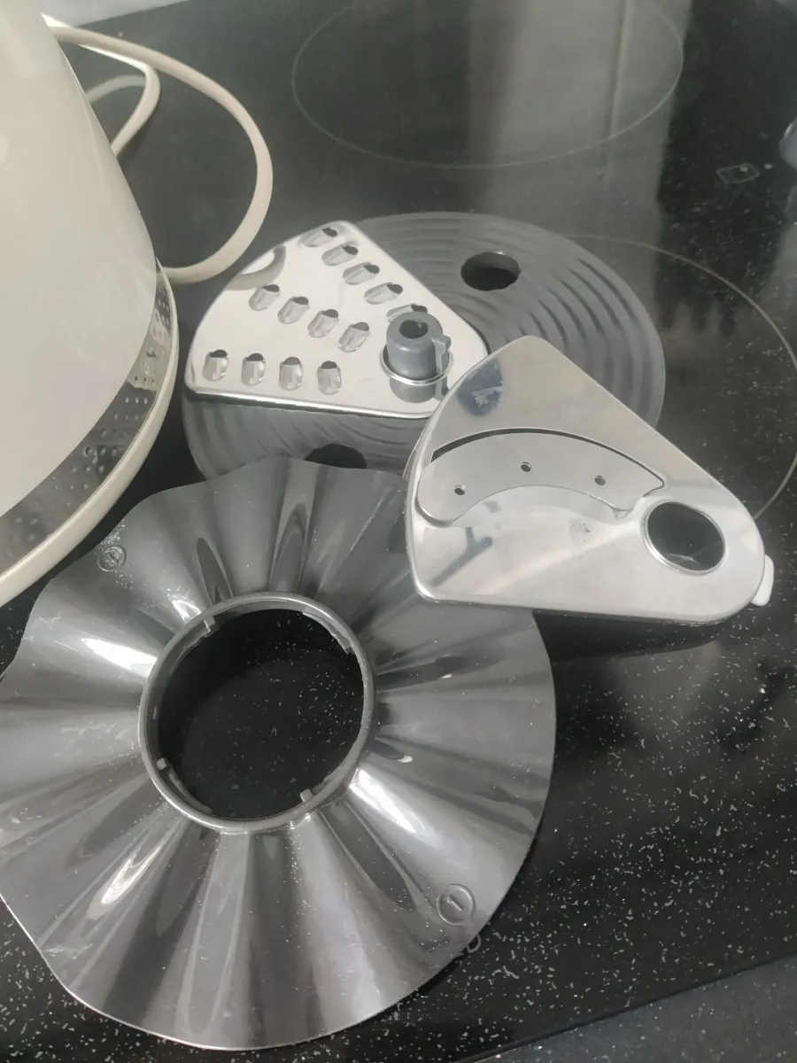 Food processor - Image 2