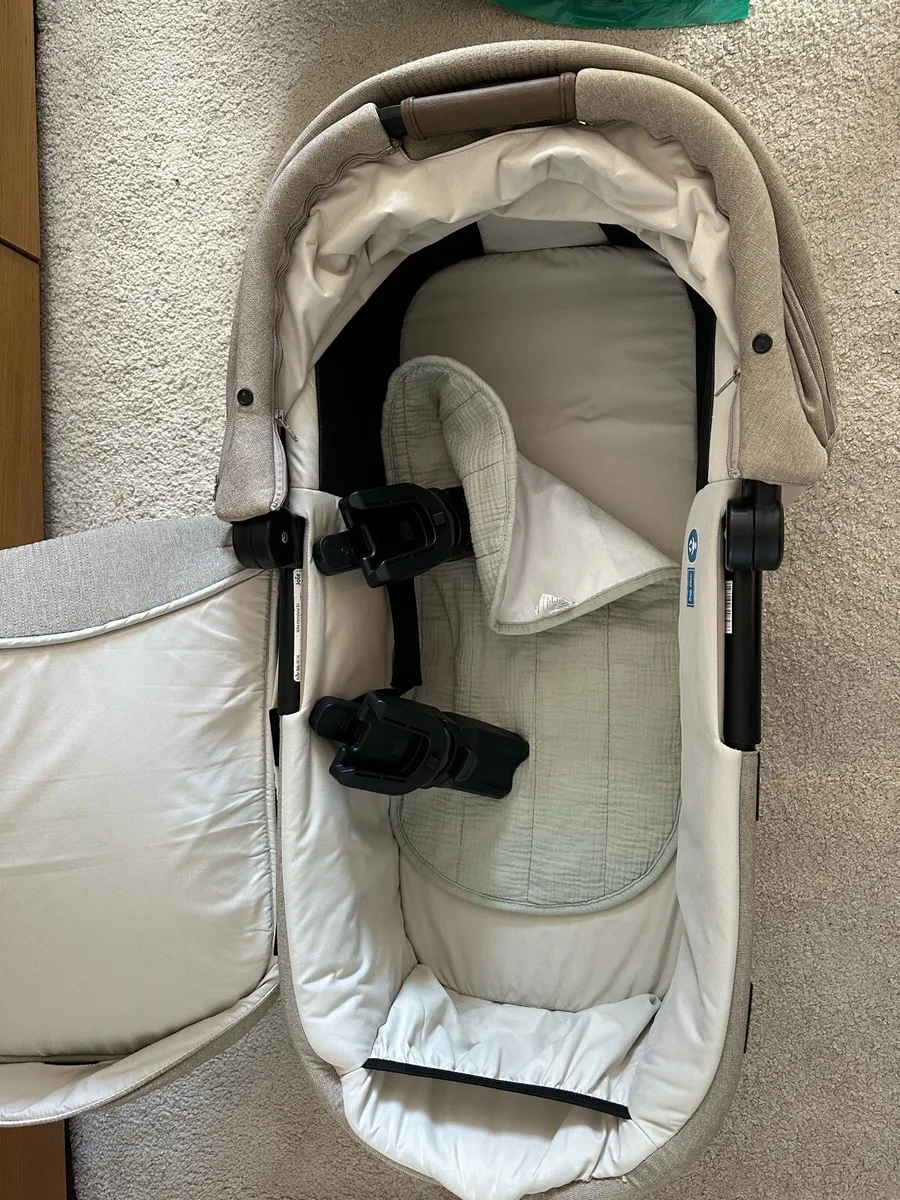 Joie carry cot - Image 1