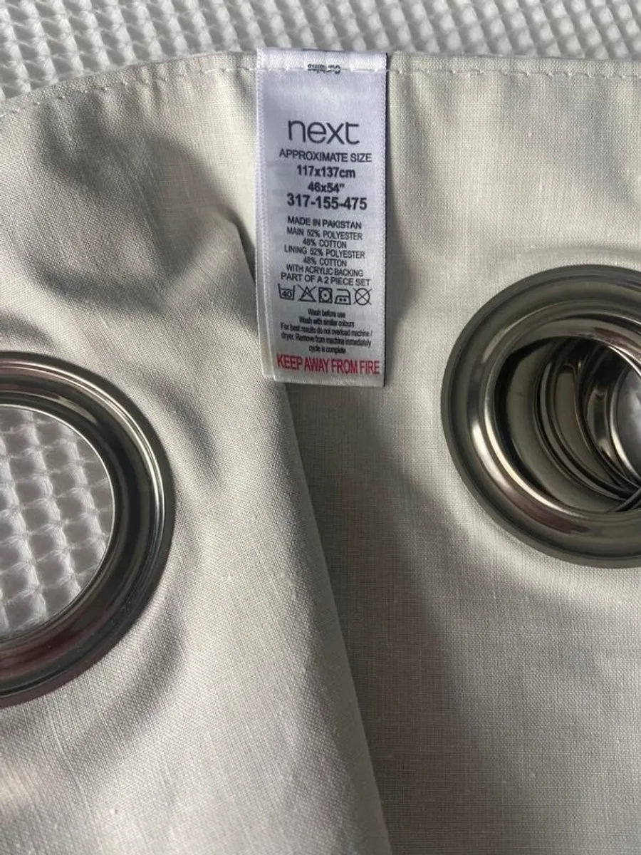 Curtains - Image 2