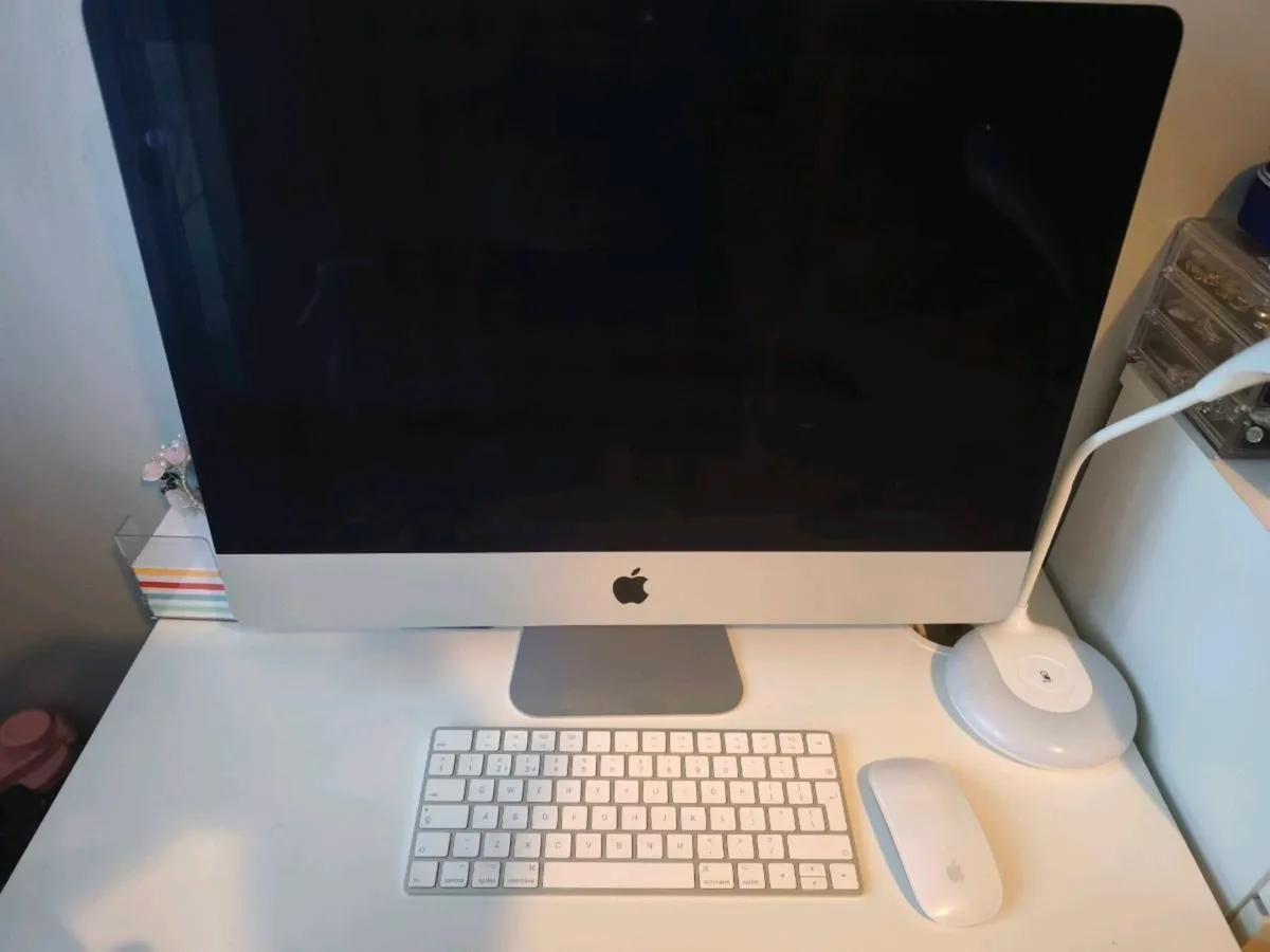 iMac (Retina 4K, 21.5-inch, 2017) - Image 1
