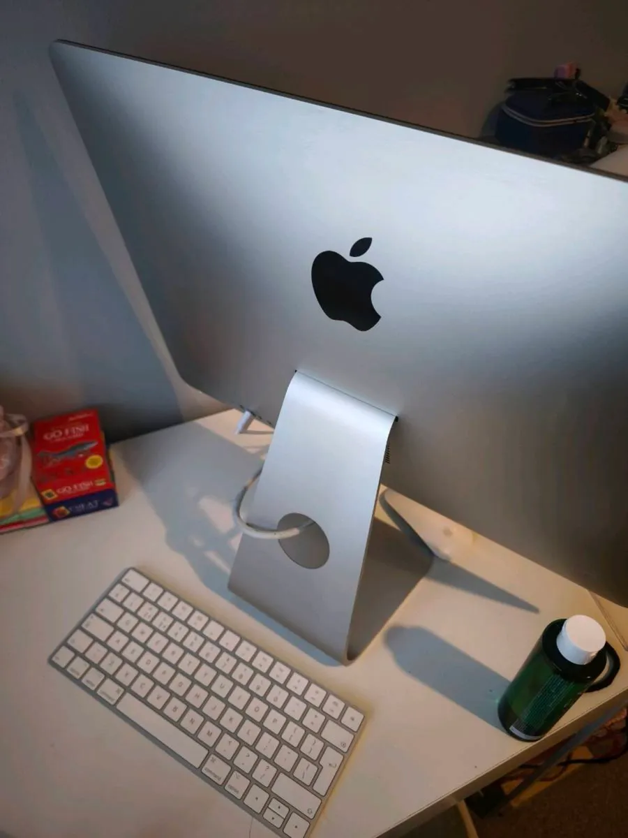 iMac (Retina 4K, 21.5-inch, 2017) - Image 2
