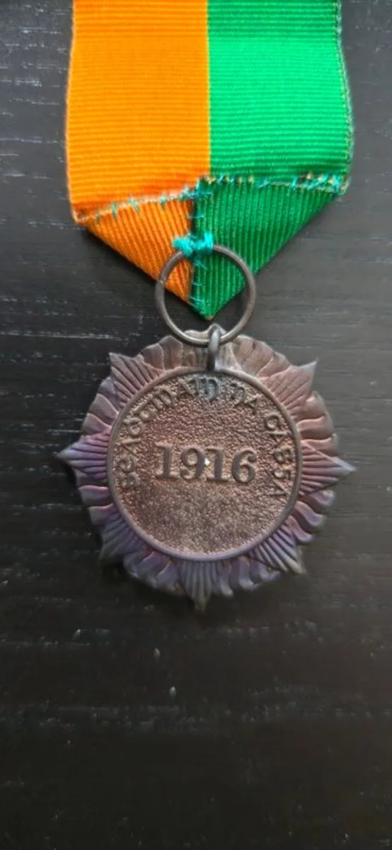 2 Reproduction 1916 and 1966 (Silver) medals for sale - Image 3