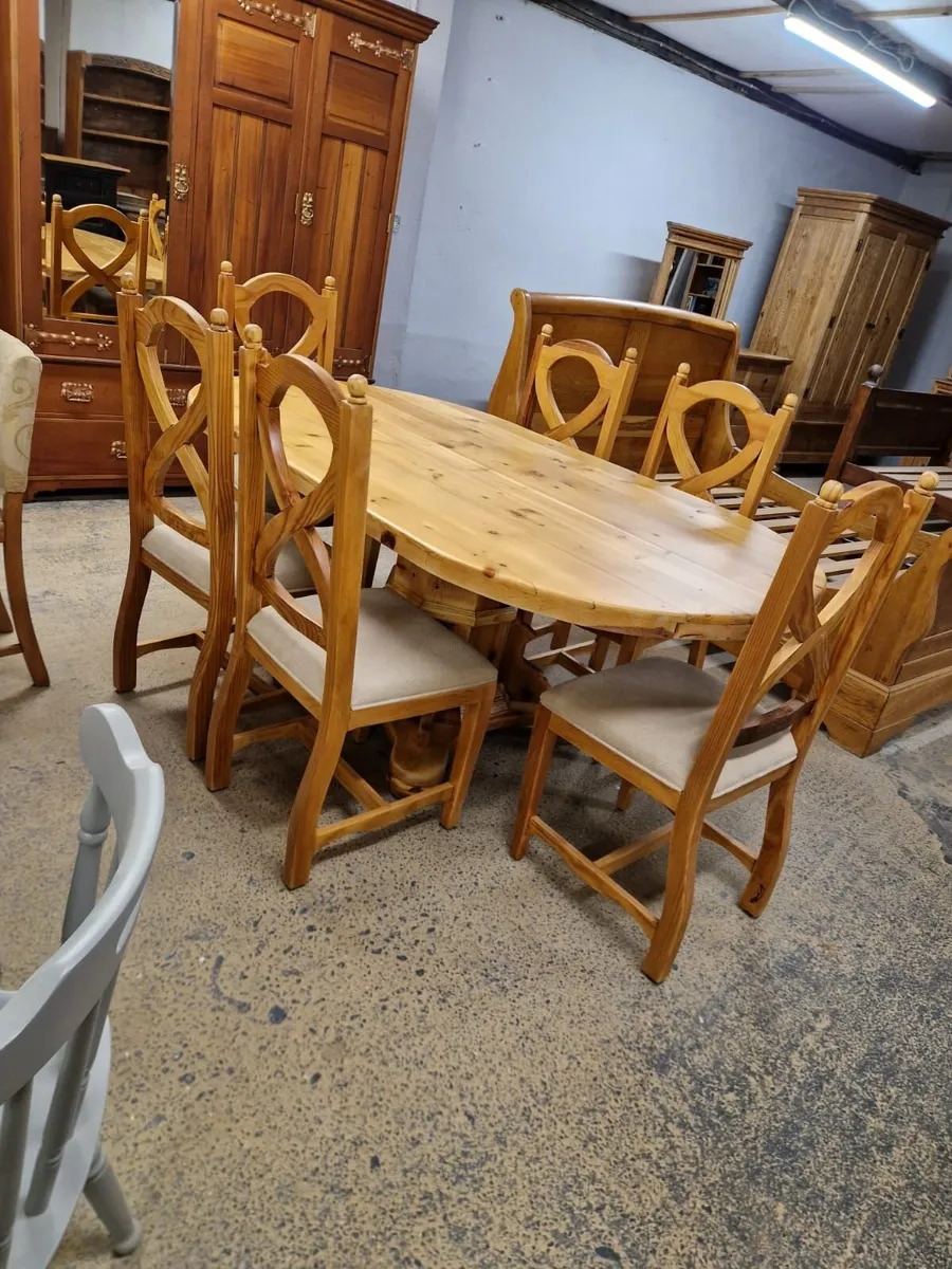 Farmhouse table, 6 chairs - Image 4