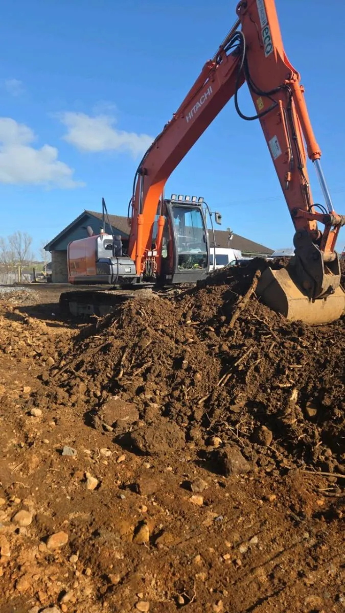 Hitachi digger - Image 1