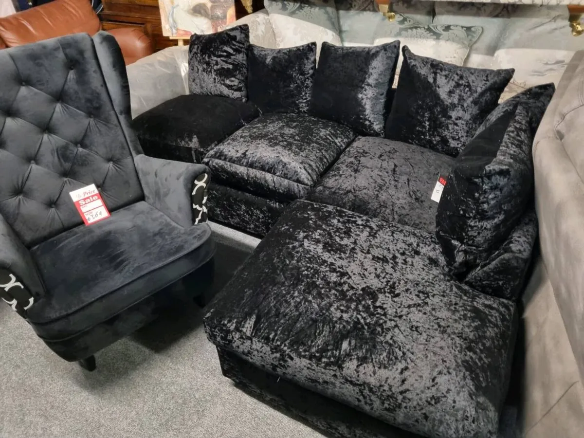 Black corner unit