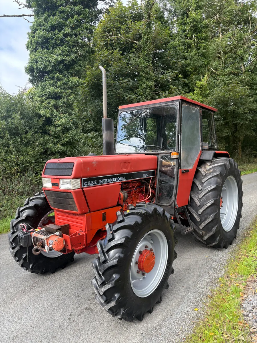 Case 895 Tractor - Image 4