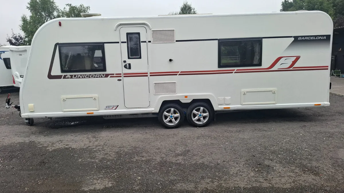 Bailey Unicorn 4 berth caravan - Image 1
