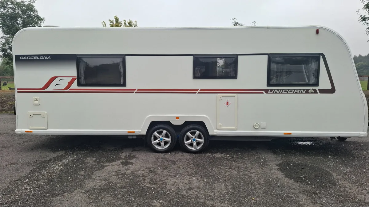 Bailey Unicorn 4 berth caravan - Image 3