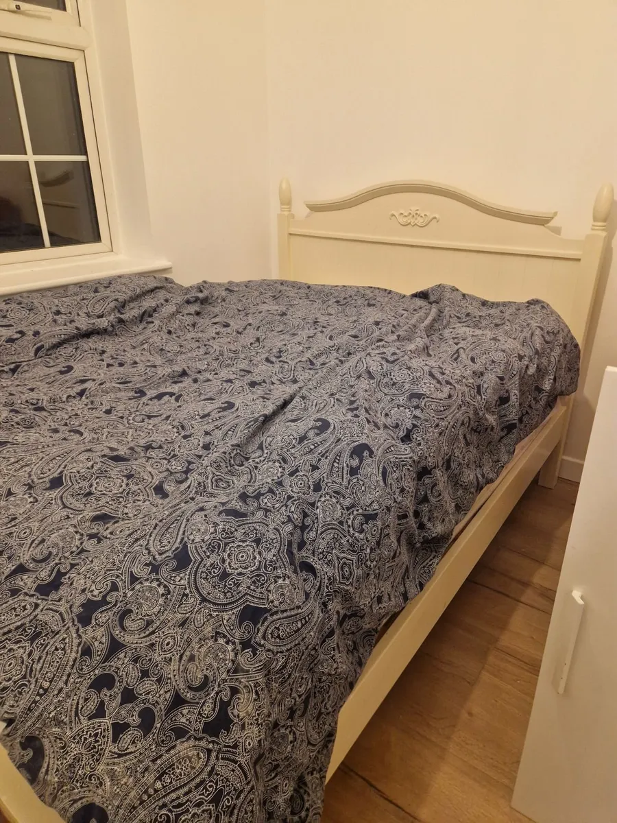 Bed - Image 2