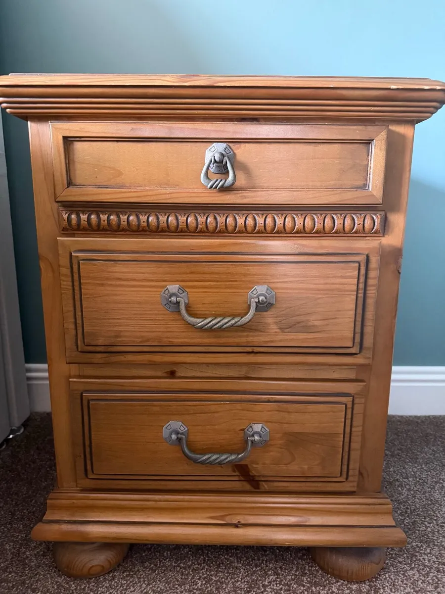Bedroom Suite Furniture - Image 2