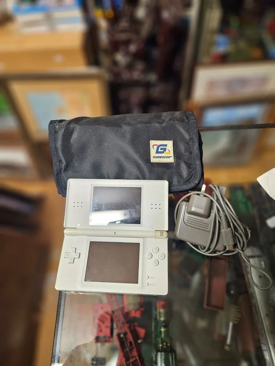 Nintendo DS - Image 1