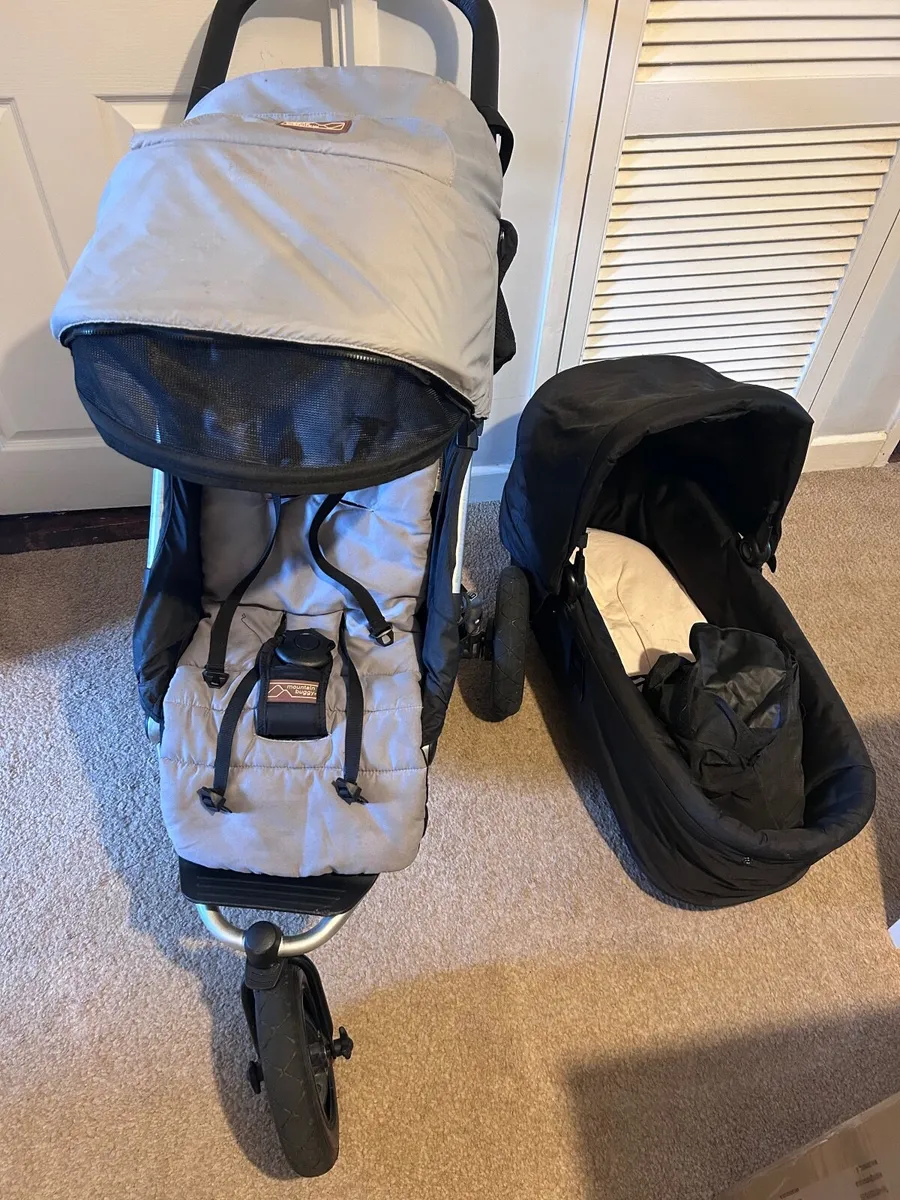 Mountain Buggy and Carrycot - Image 1