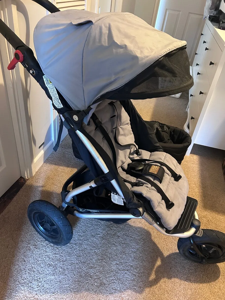 Mountain Buggy and Carrycot - Image 2