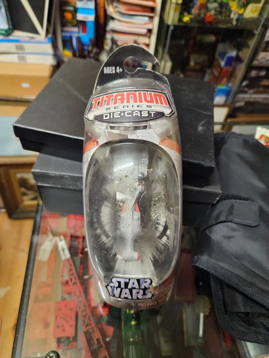 Star Wars Titanium Rebel Blockade Runner - Image 1