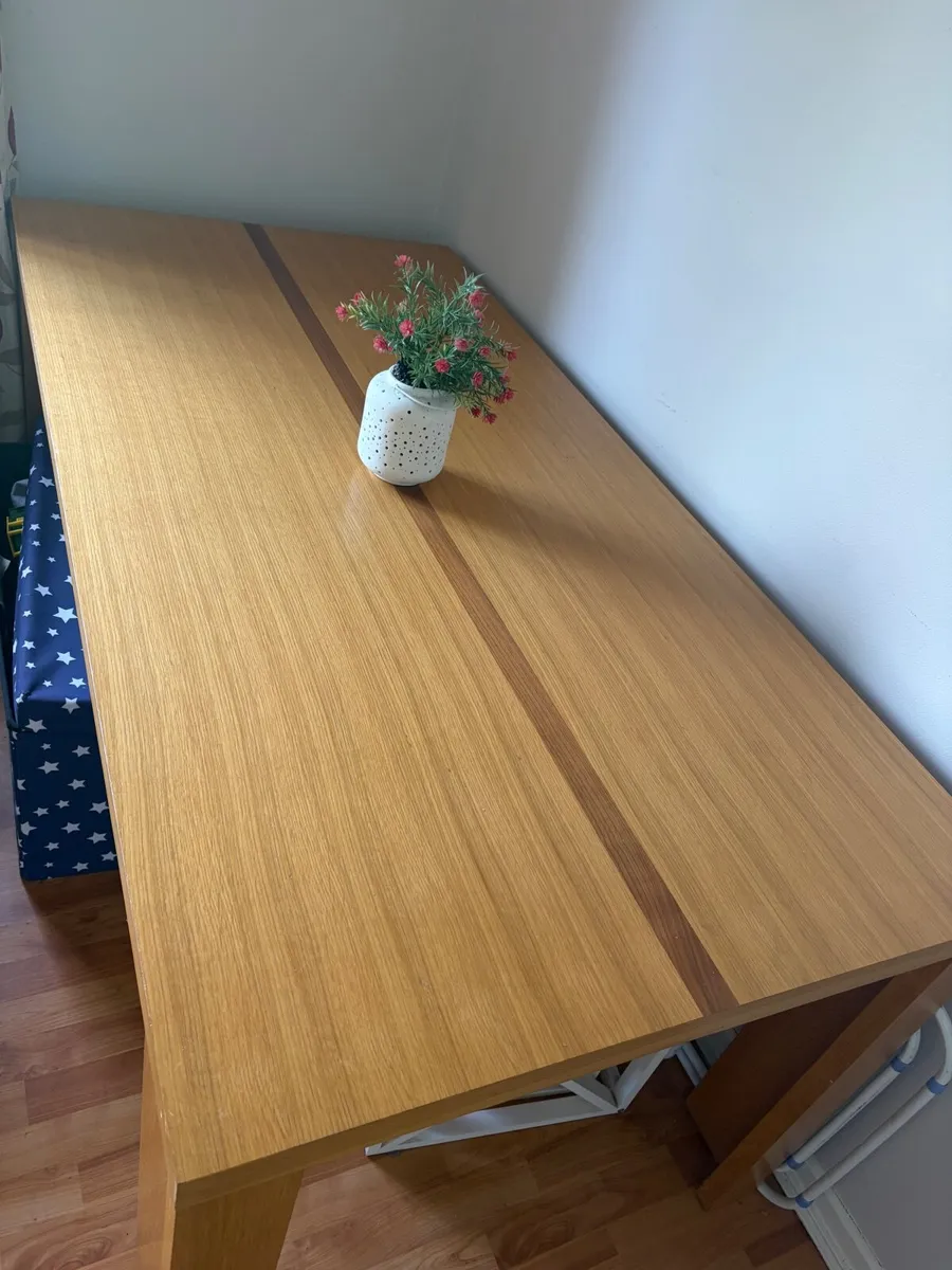 Dining table - Image 1