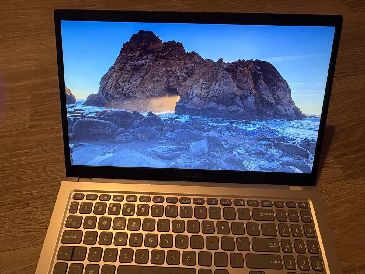ASUS laptop - Image 2