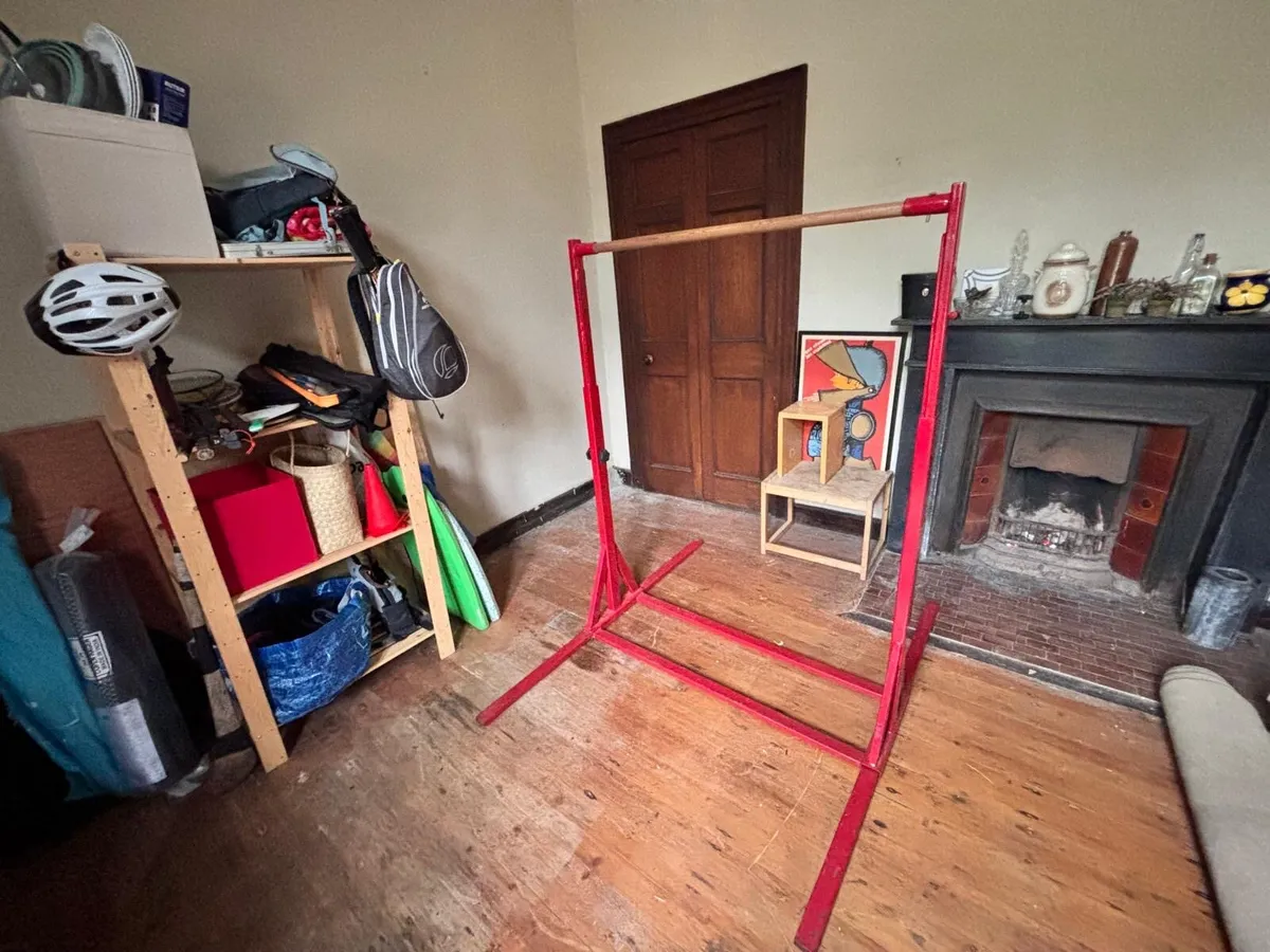 Gymnastics bar - Image 1