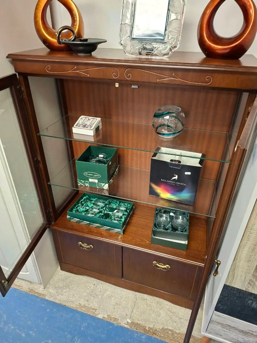 VINTAGE WOODEN DRINKS DISPLAY CABINET - Image 2
