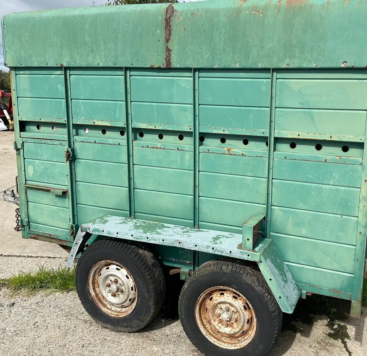 Trailer - Image 1