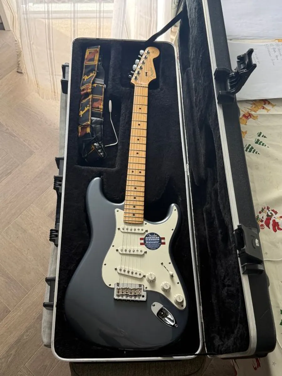 (New) Fender USA. Stratocaster Electric Guitar - Image 1