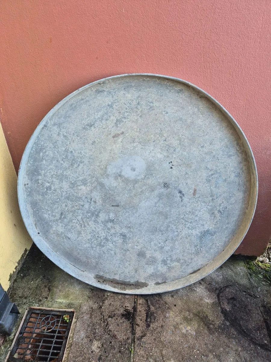 Iron Cast Fire Basket with tray - Image 2