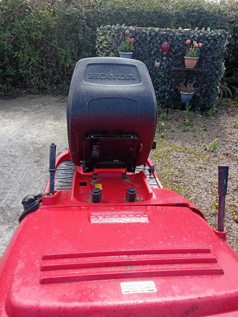 Honda ride on mower - Image 2