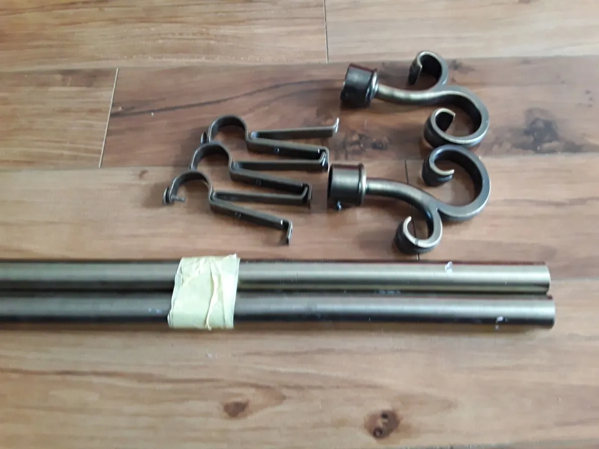 Heavy metal curtain pole - Image 2