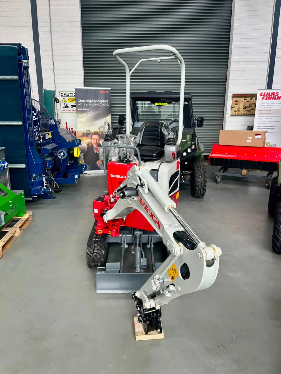 Takeuchi TB210R micro digger - Image 4
