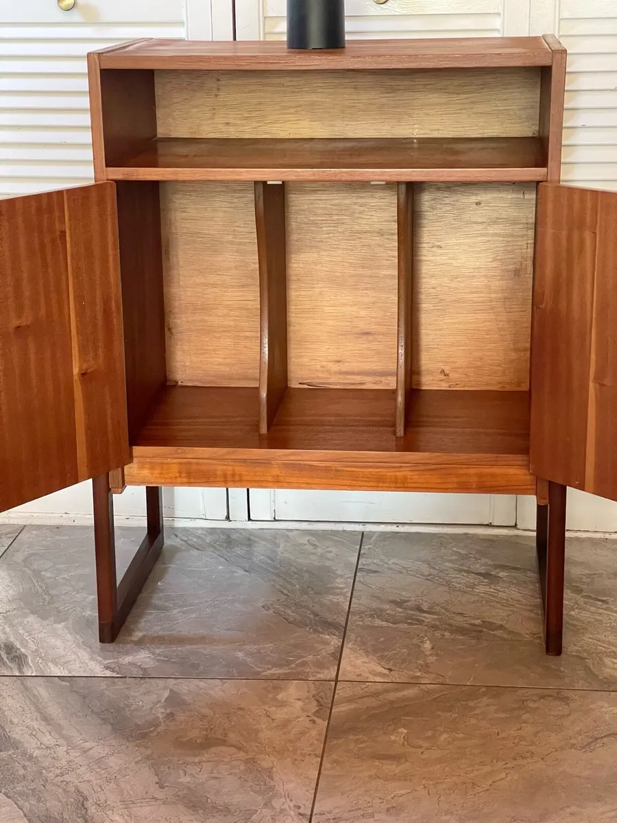 Mid century record cabinet - Image 2