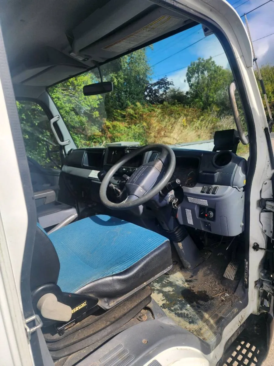 Mitsubishi fuso 3 half tone - Image 3
