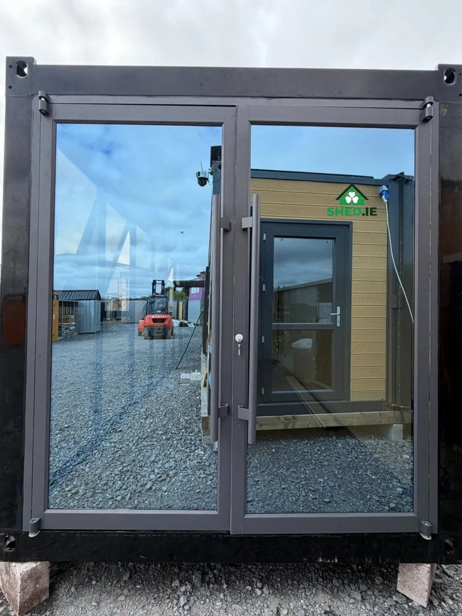 Panoramic Commercial Unit - 2.4m x 5.78m - Image 4