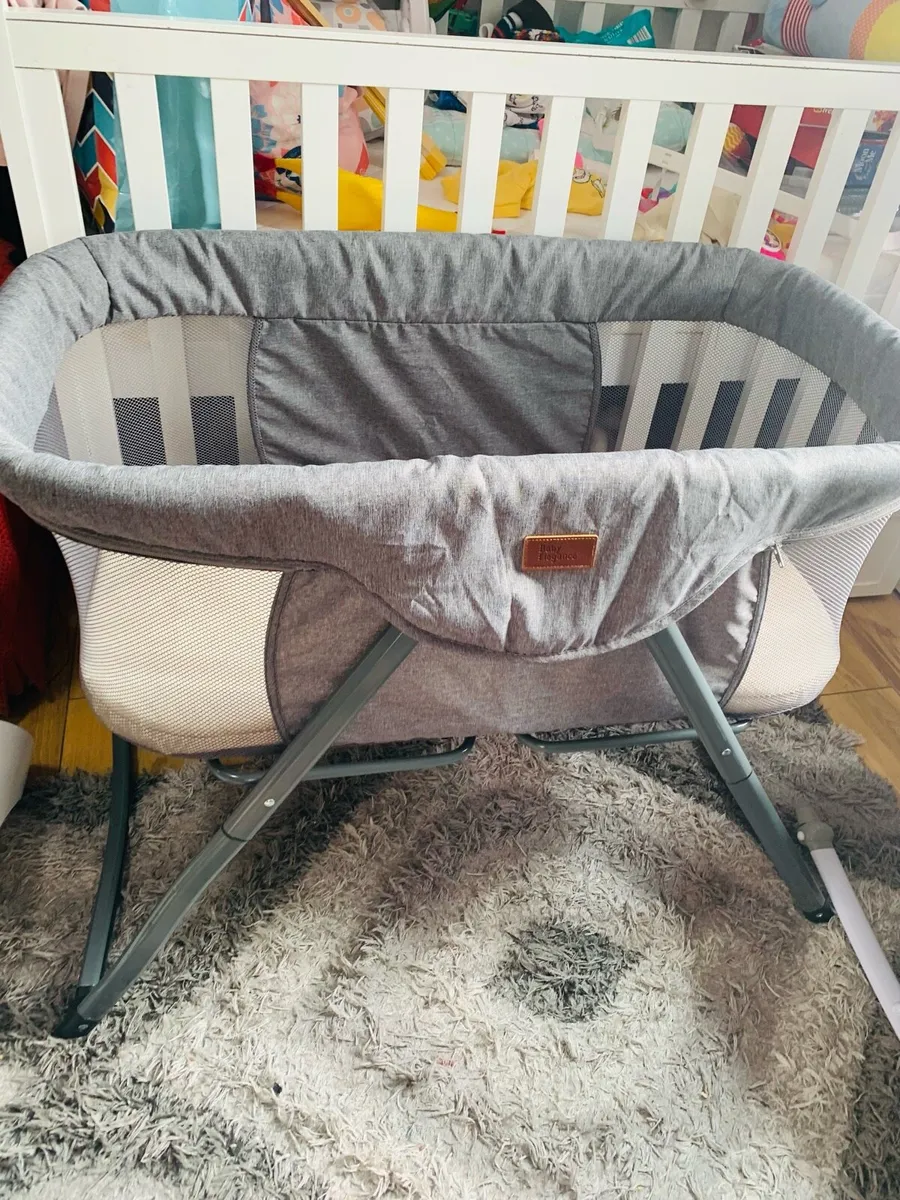 Baby elegance foldable crib - Image 2