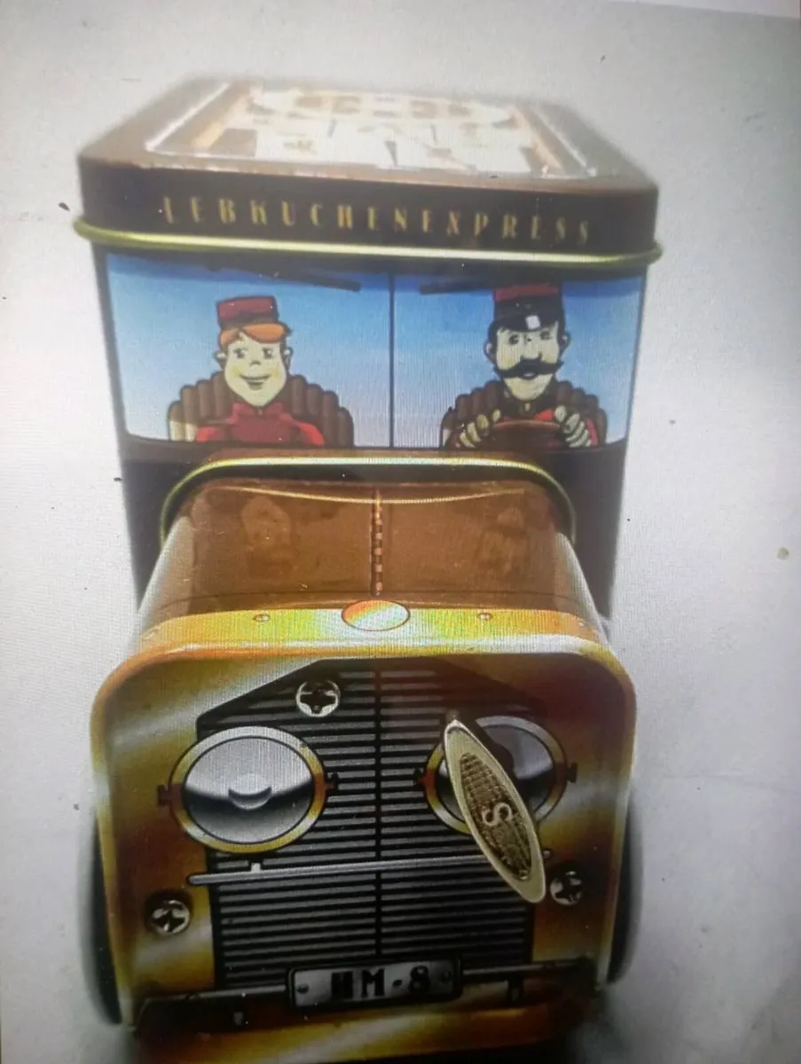 A SELECTED OF COLLECTIBLE VINTAGE EMPTY METAL TINS - Image 2