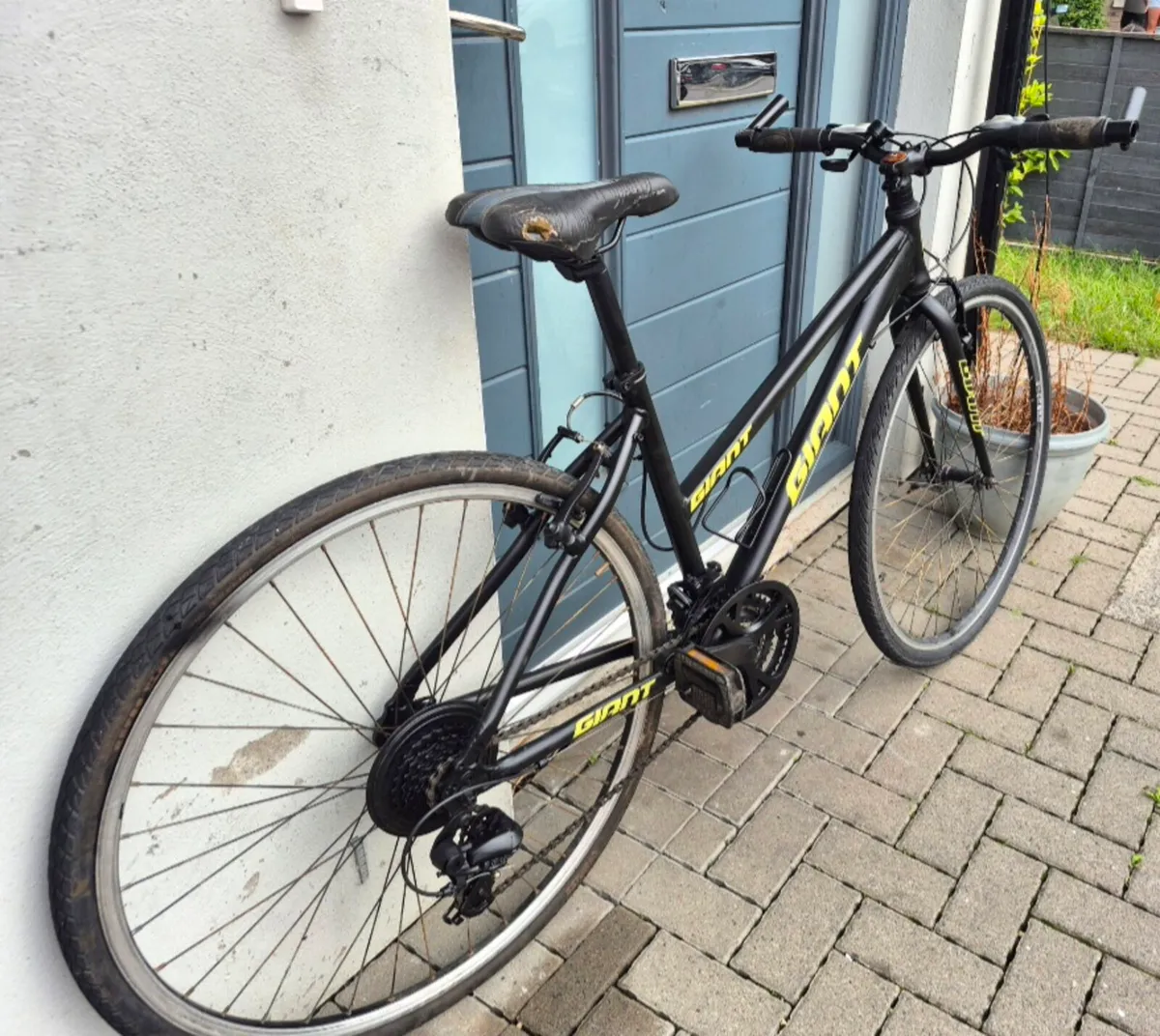 ADULTS GIANT BIKE BRAKES AND GEARS ARE WORKING PER - Image 3