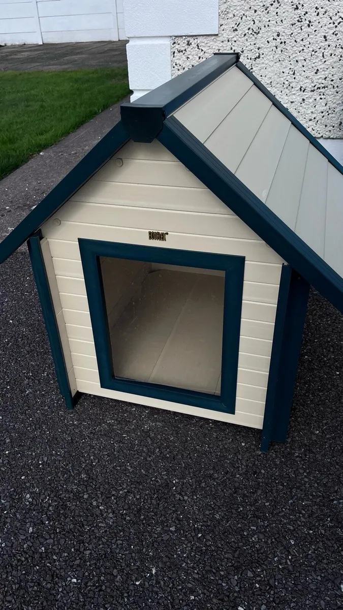 Dog house - Image 1