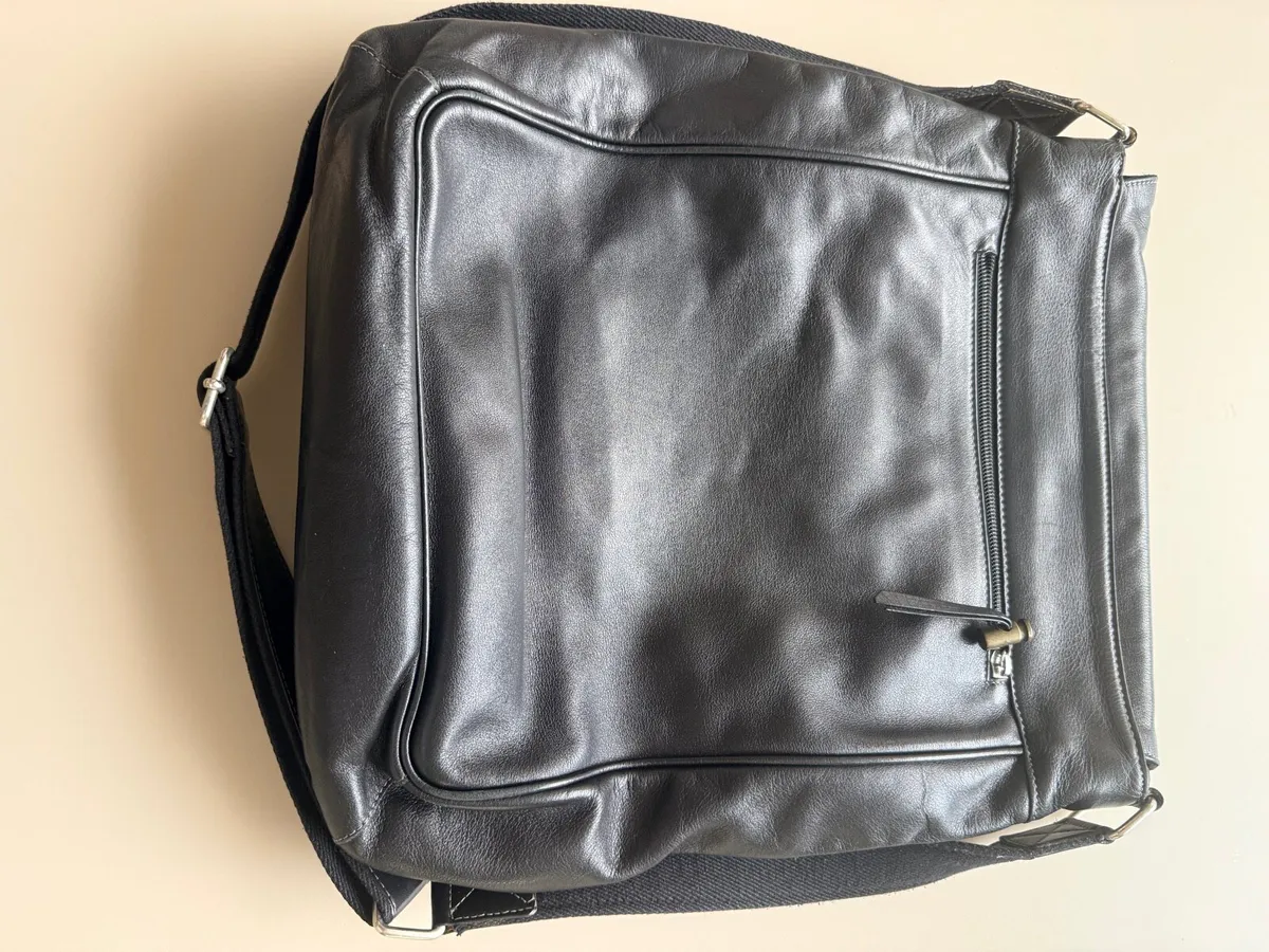 Mens Real Leather Messenger Bag - Image 4