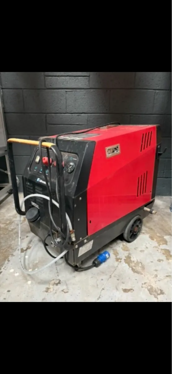 Power washer Hot /Cold - Image 1
