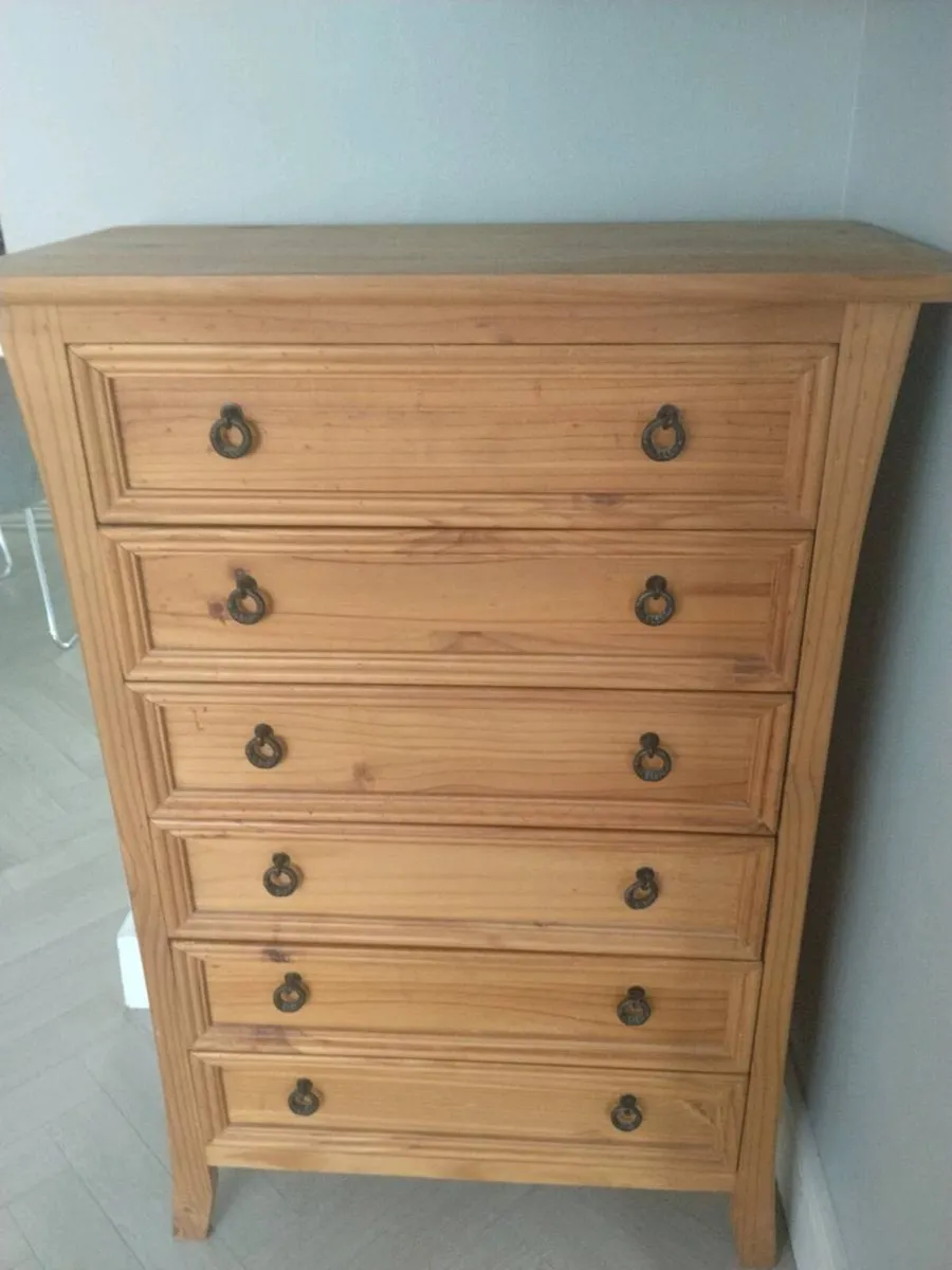 Solid pine chest of drawers - Image 1