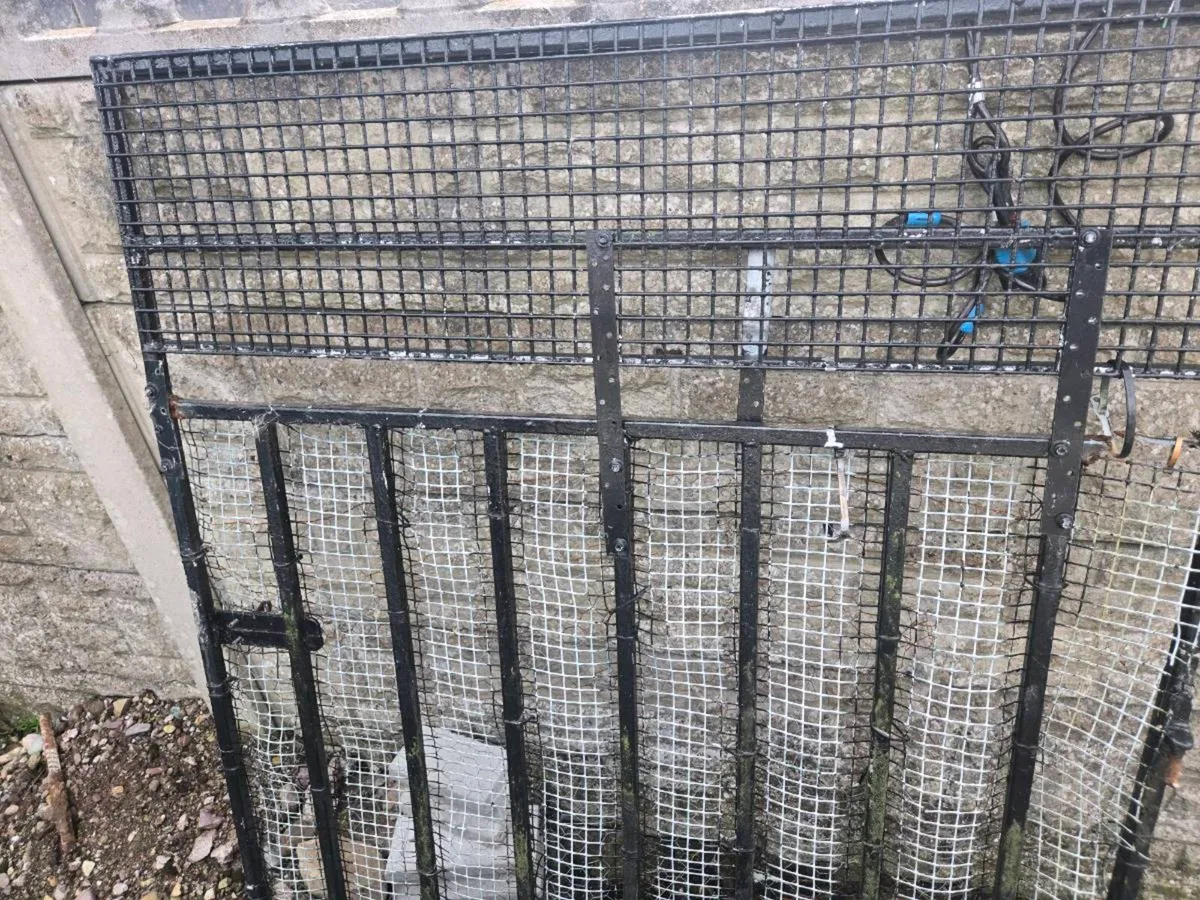 2 gates - Image 2