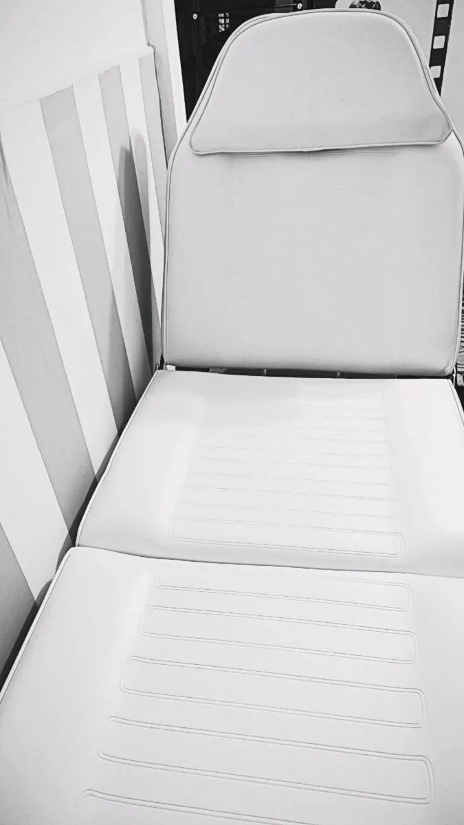Hydraulic Beauty bed - Image 2